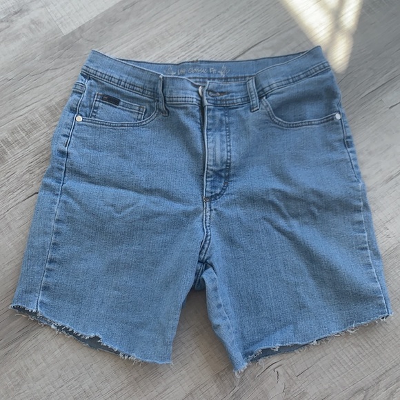 Lee Light Wash Jean Shorts - Picture 10 of 10
